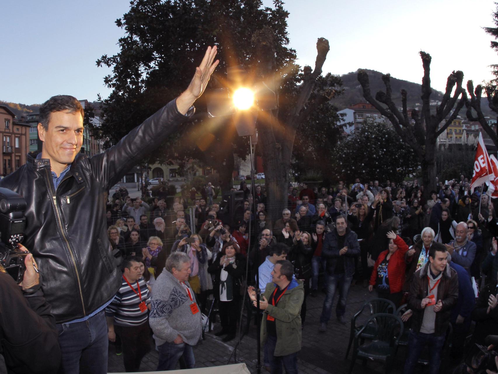 Sánchez, al terminar su mitin en Asturias.