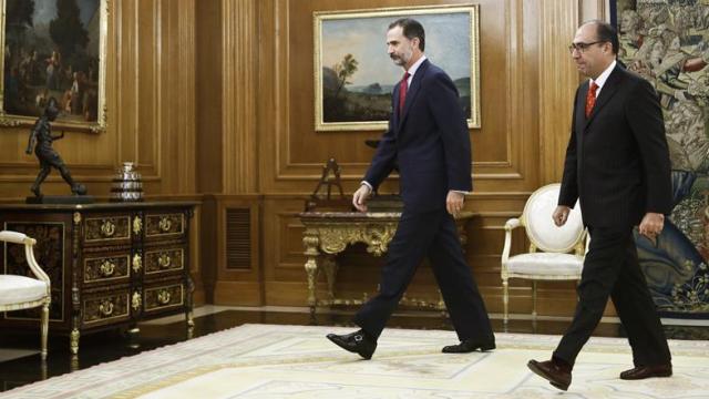 El Rey Felipe VI junto a Alejandro Alvargonzález este martes en el Palacio de la Zarzuela