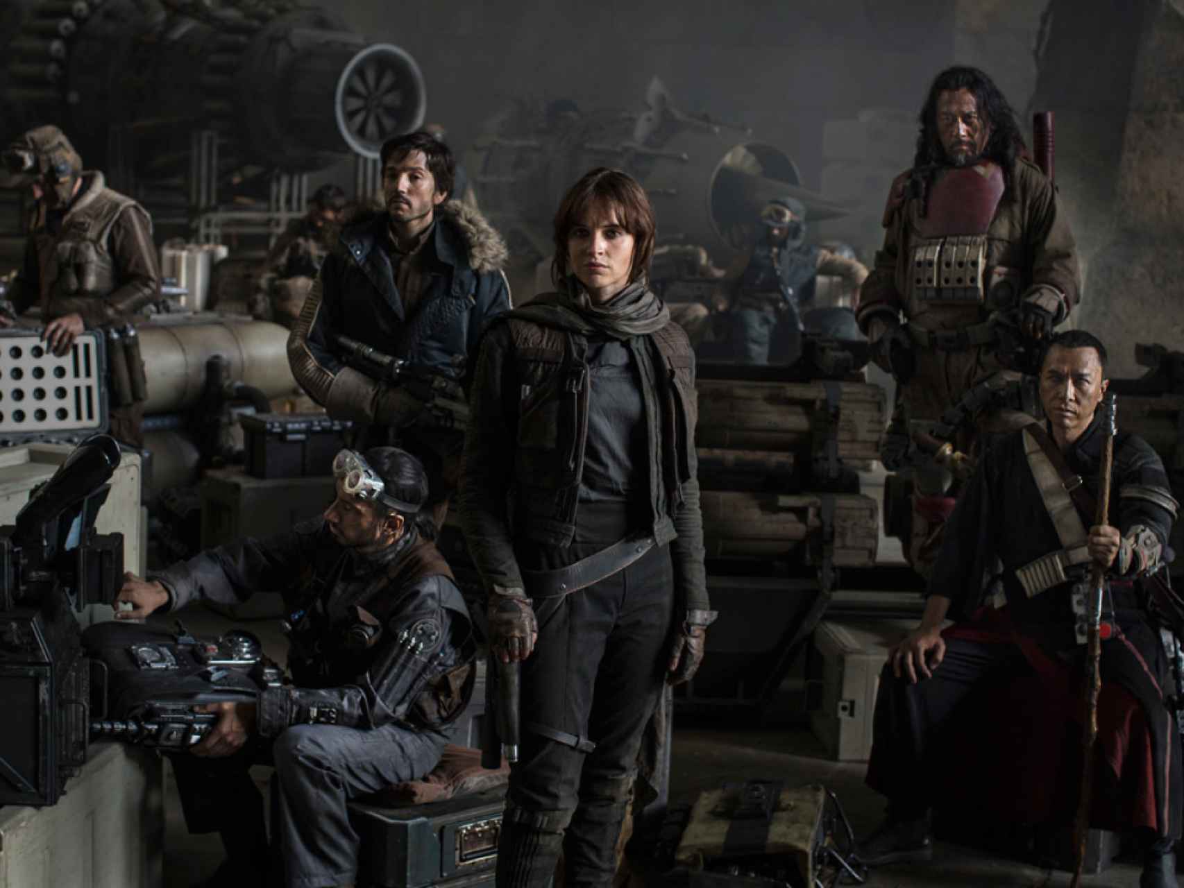 El reparto de Rogue One en una imagen promocional.