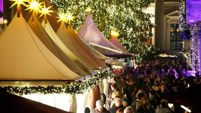 Los mercadillos navideños en Alemania tienen una gran tradición y afluencia, como este de Berlín.