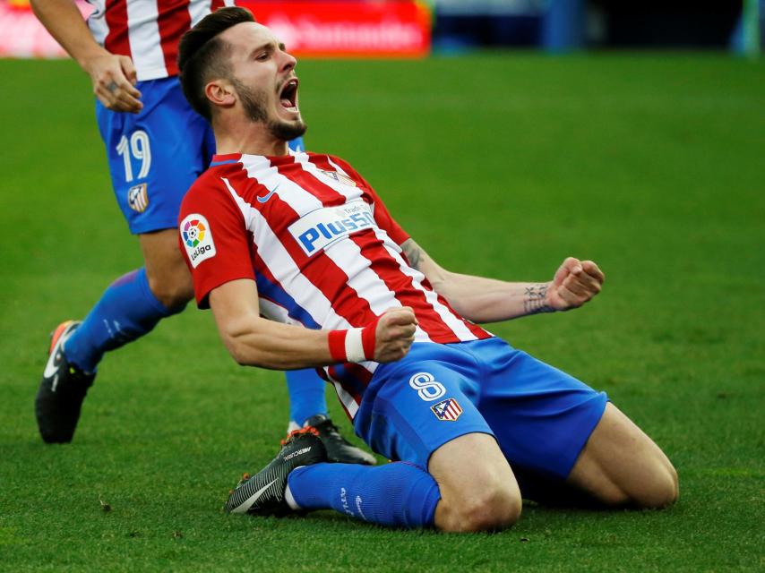 Saúl celebra el gol de la victoria.