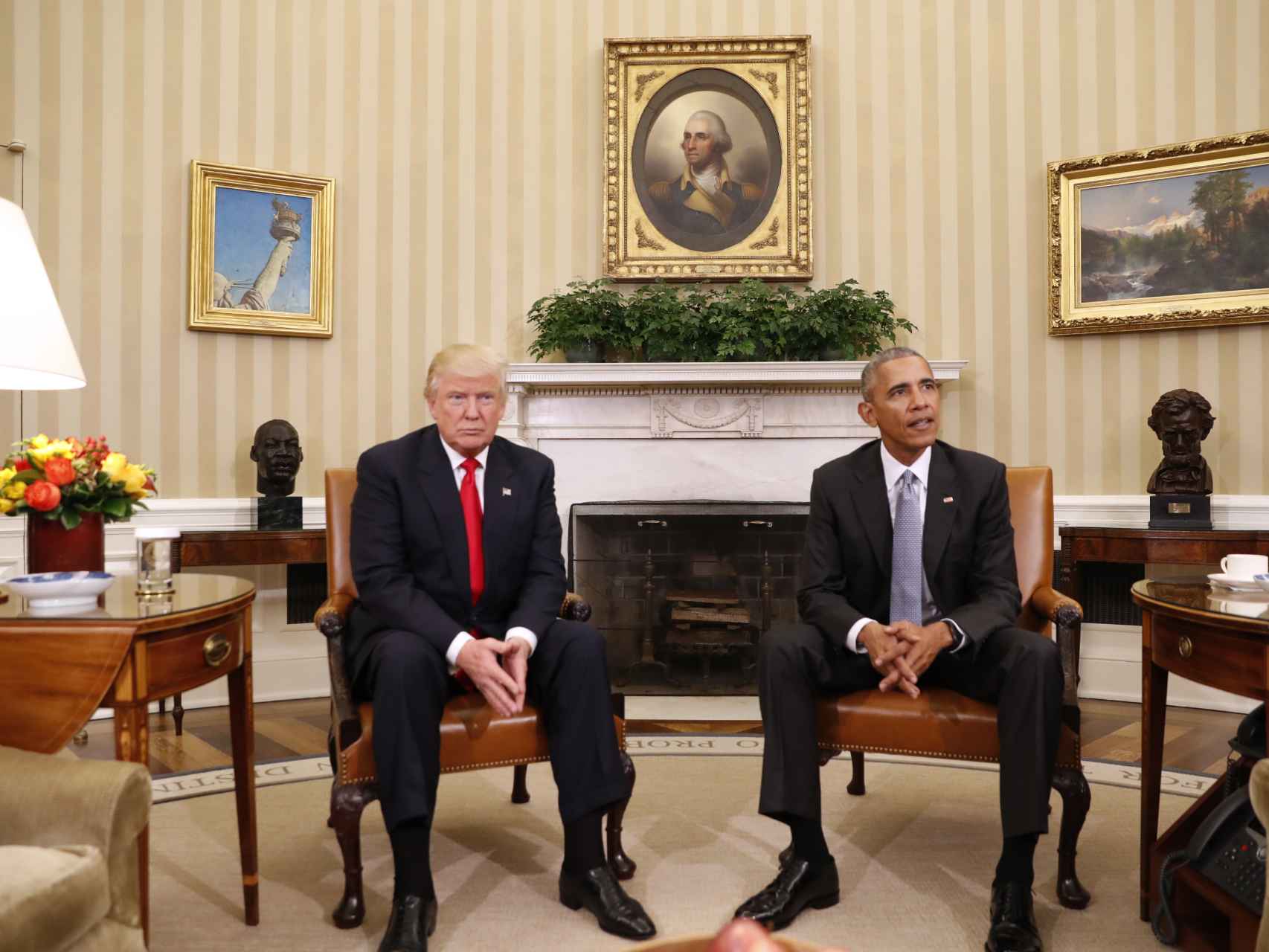 Donald Trum y Obama en el despacho oval de la Casa Blanca