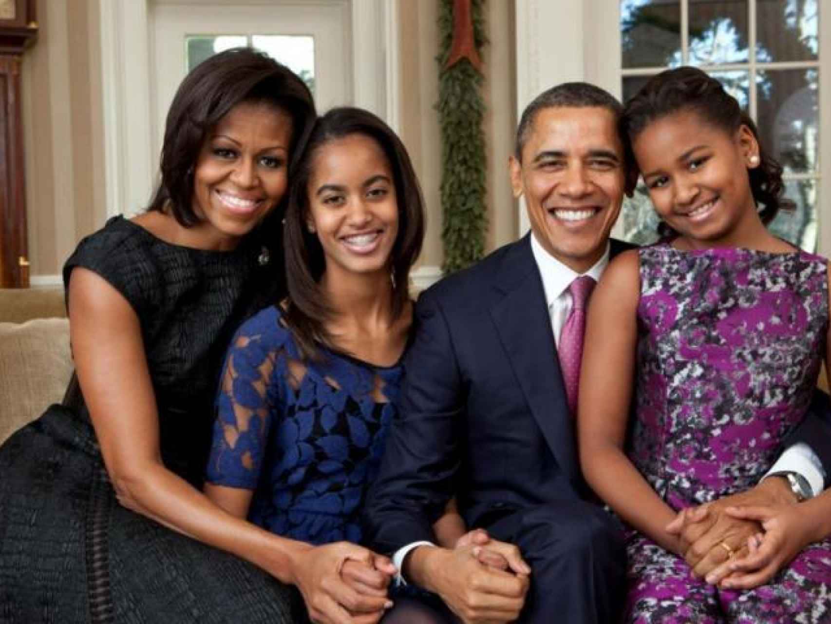 De izquierda a derecha, Michelle, Malia, Obama y Shasa