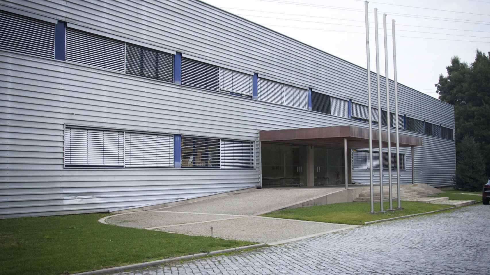 Entrada de la fábrica de Crispim Abreu en Serzedelo, Guimarães.