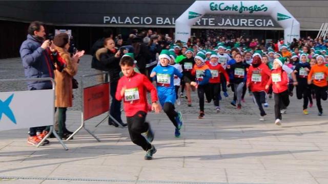 Los niños, grandes protagonistas de la Carrera Infantil de la Navidad de Pamplona