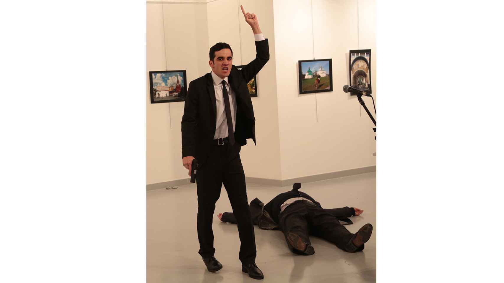 Tirotean al embajador ruso en Ankara