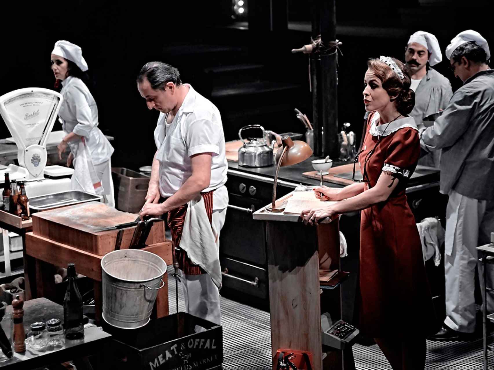 Escena de la obra La cocina, de Sergio Peris-Mencheta.