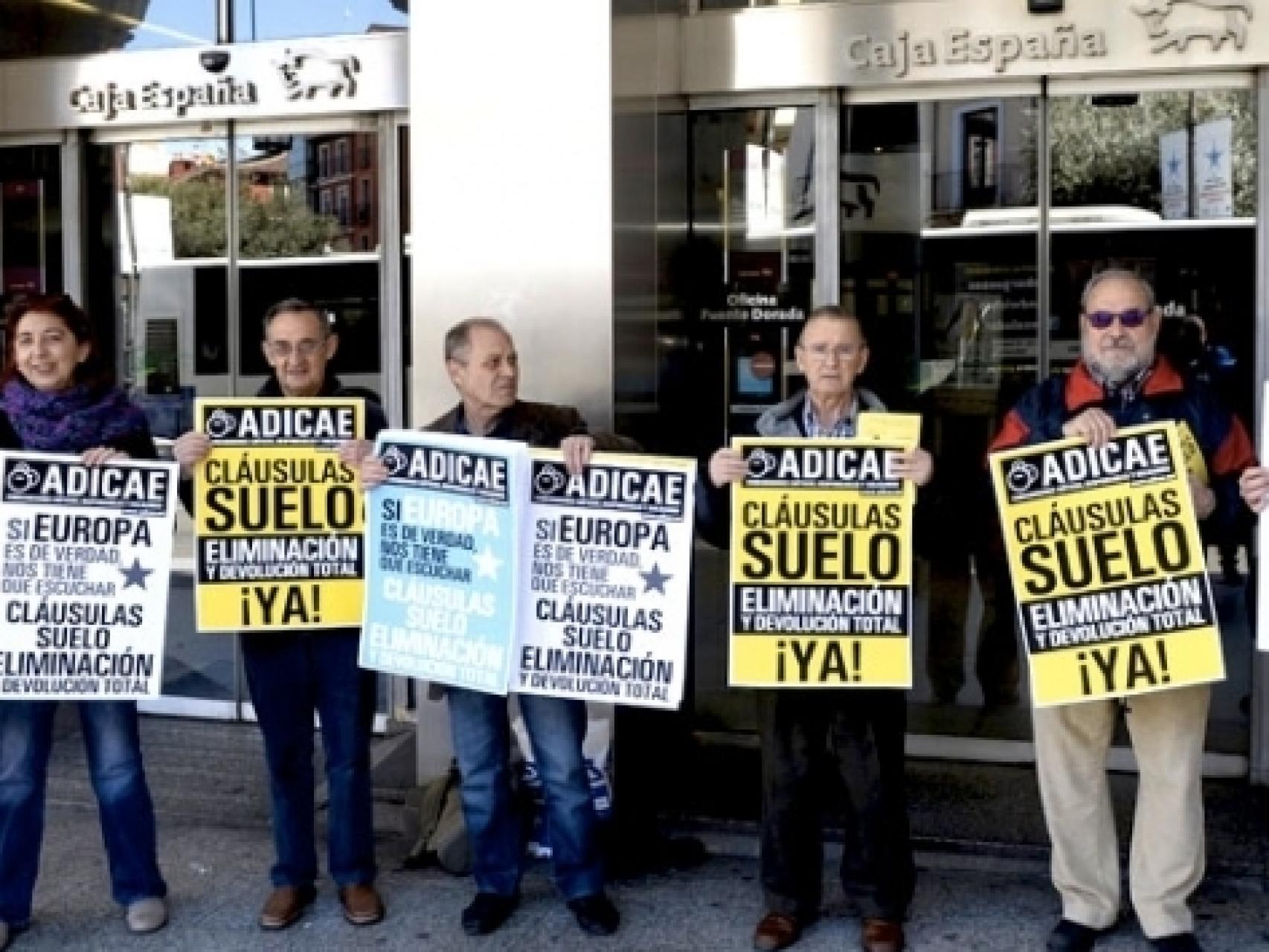 Protesta de Adicae para eliminar las cláusulas suelo