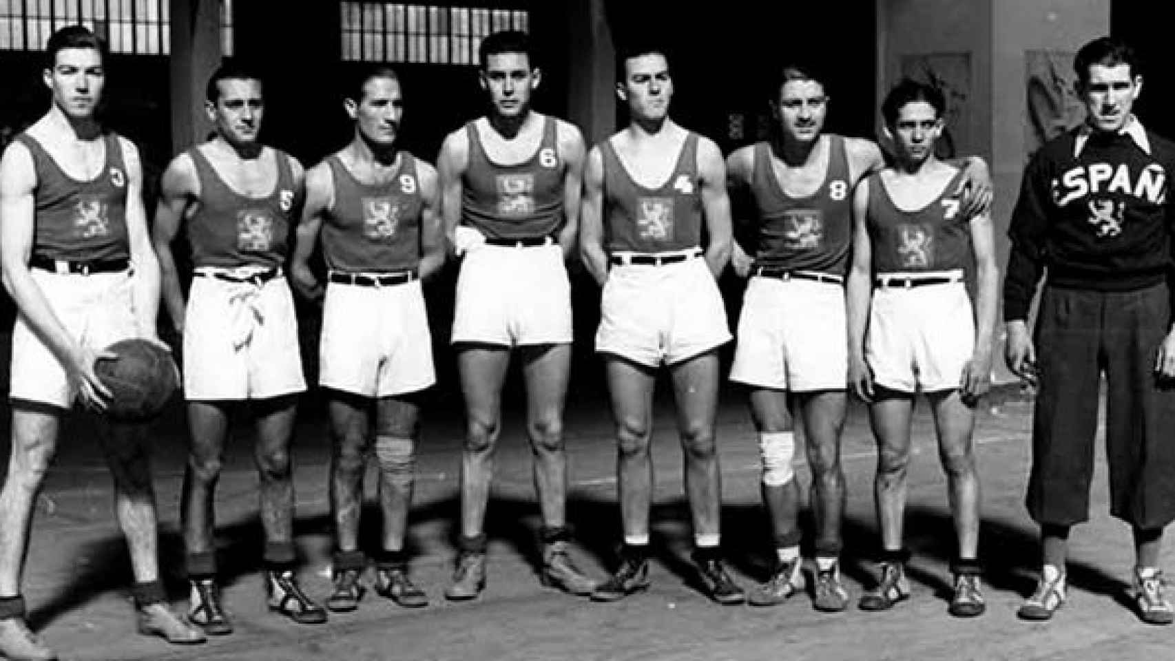 España en su primer Eurobasket (1935).