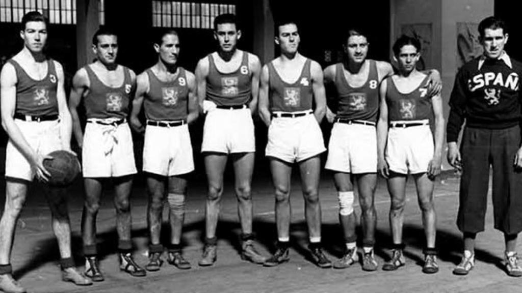 España en su primer Eurobasket (1935).