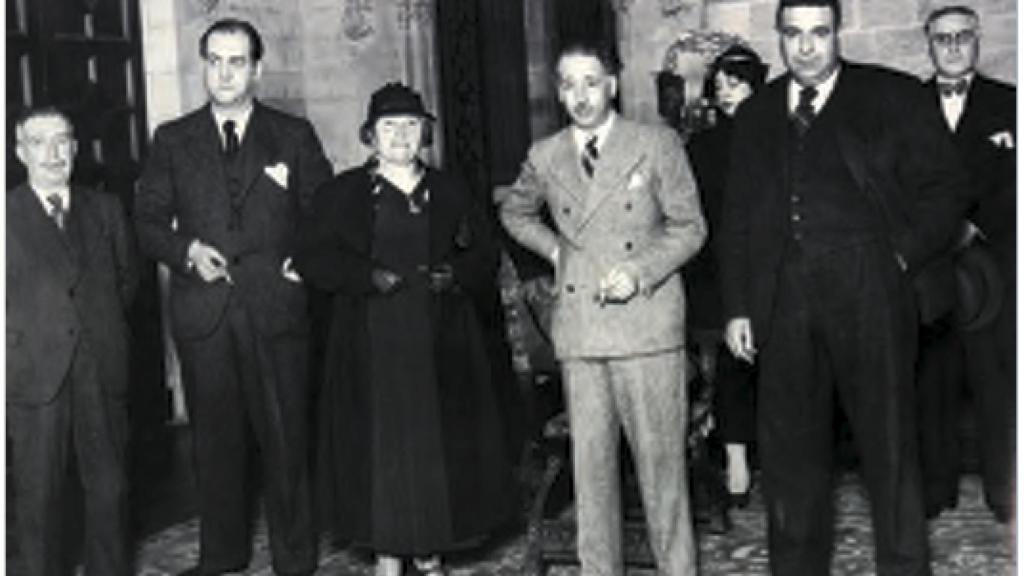 Natividad Yarza, con el president Lluís Companys (a su izquierda).