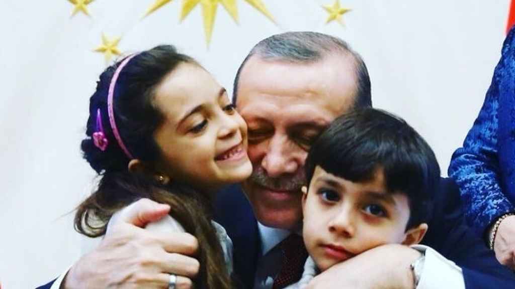 Bana Alabed y sus hermanos han visitado a Erdogan.