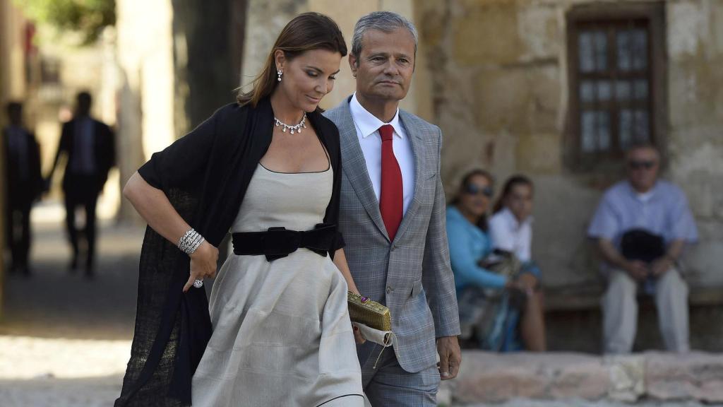 Mar Flores y Javier Merino en la comunión de su hijo Beltrán.