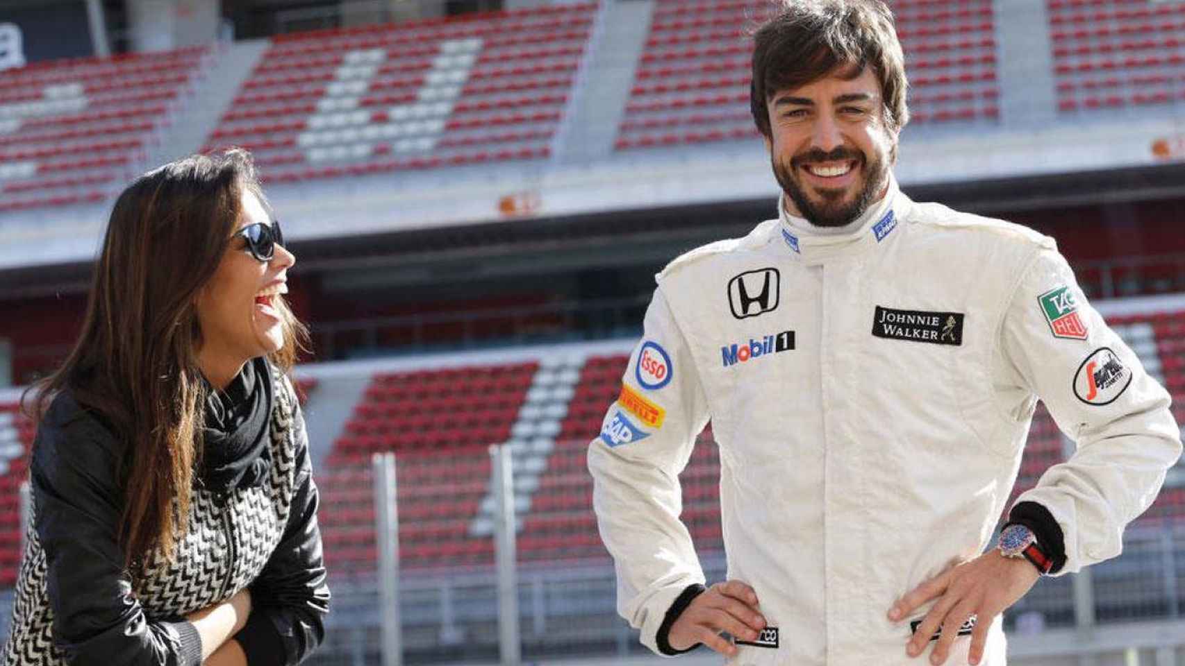 Lara Álvarez y el piloto Fernando Alonso