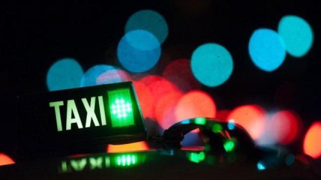 El taxi se rebela contra este aluvión.