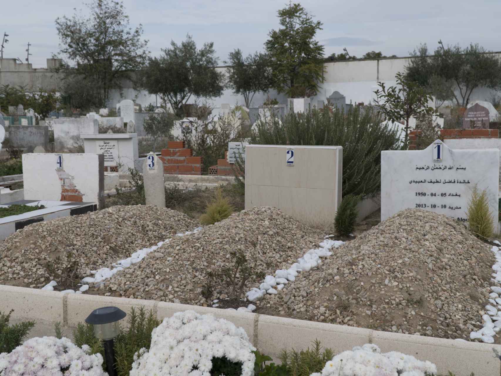 El rito funerario islámico dicta que se debe enterrar a los musulmanes en contacto con la tierra.