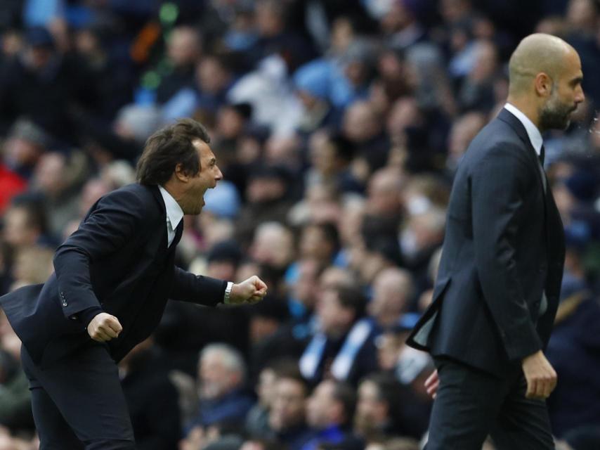 Antonio Conte celebra un gol en el partido contra el Manchester City.