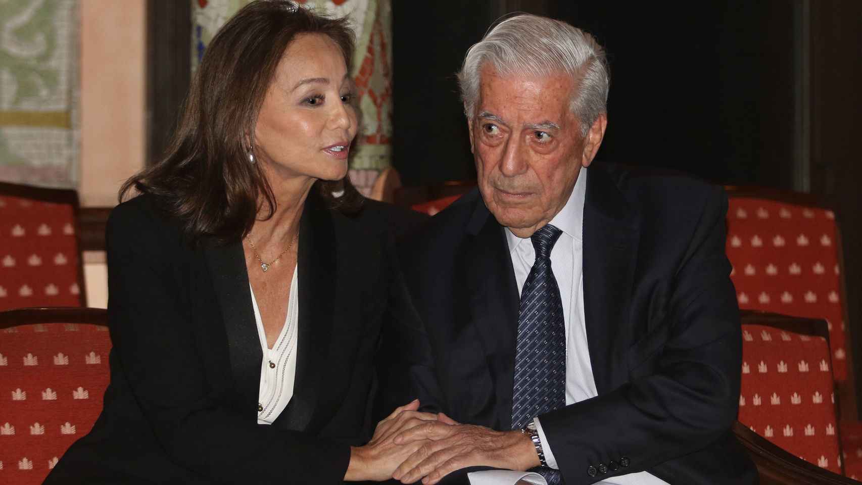 La socialité con su pareja el escritor Mario Vargas llosa