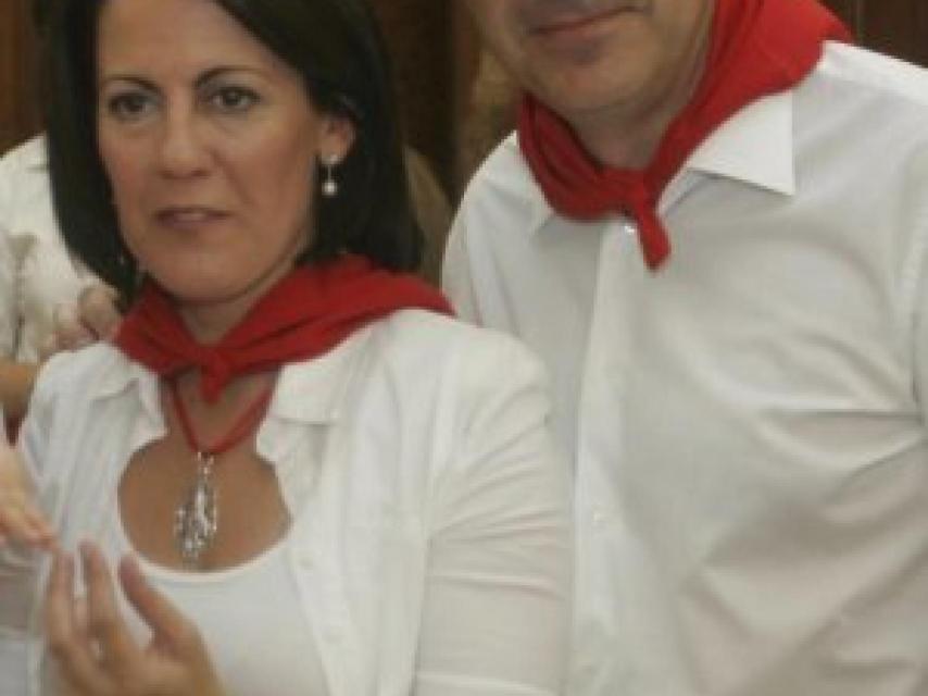 Yolanda Barcina con su ex marido durante unos sanfermines.