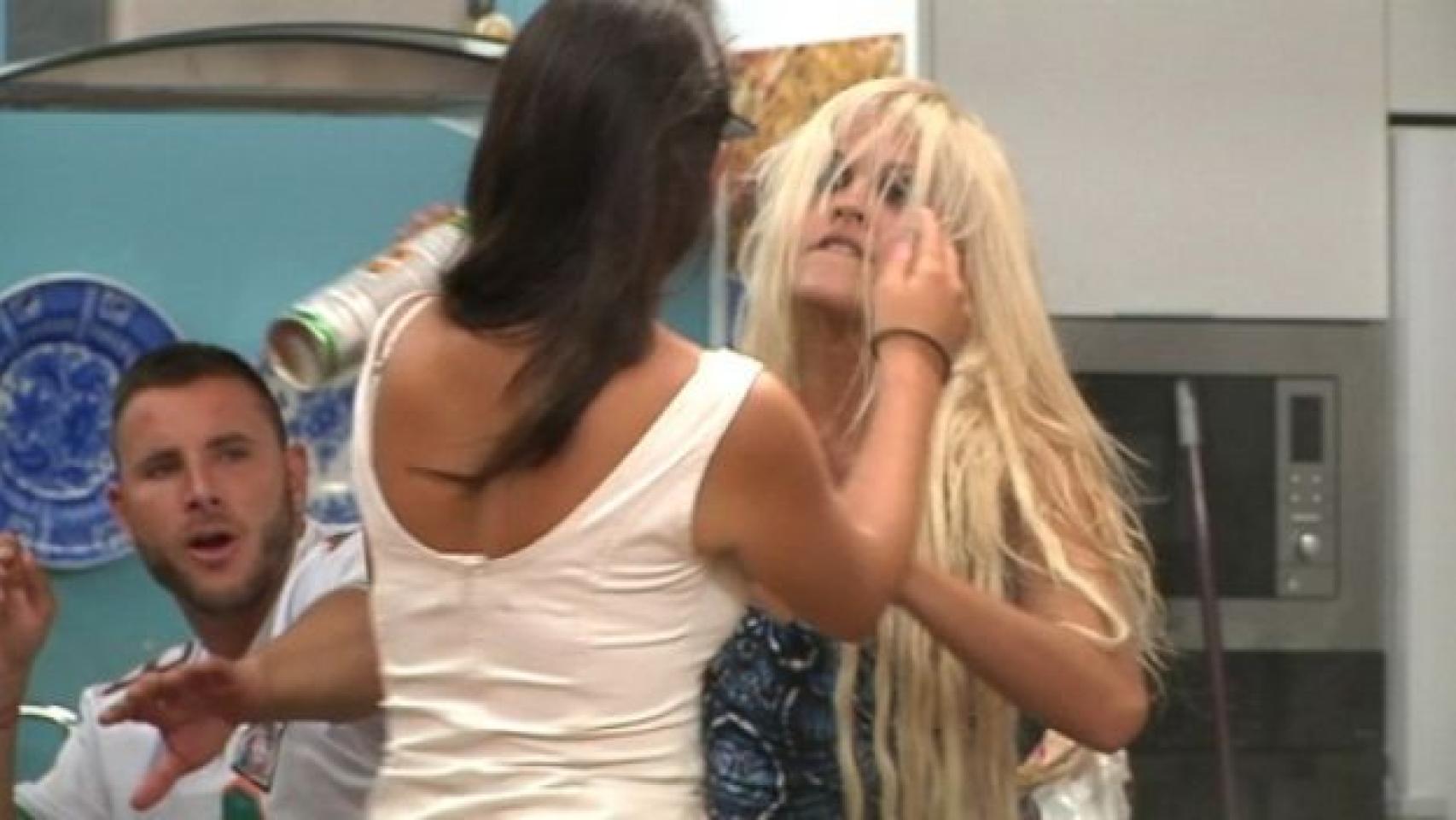 'GH 17': Bea e Ylenia se pelean en un botellón