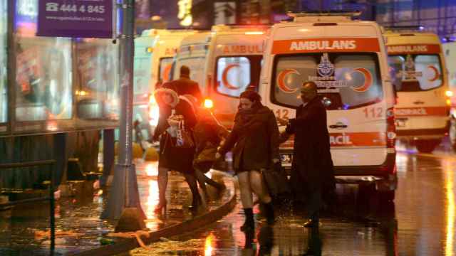 Imagen de los testigos del atentado contra el club Reina en Estambul.
