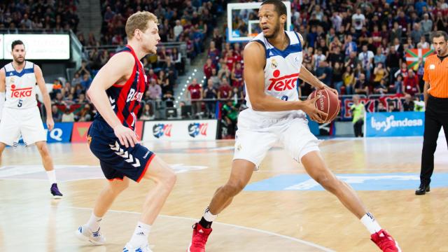 Anthony Randolph con el balón ante el Baskonia.