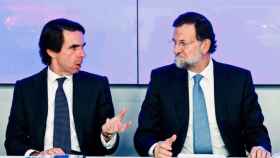 José María Aznar junto con Mariano Rajoy.