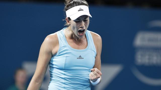 Garbiñe celebra el punto de la victoria ante Kasatkina.