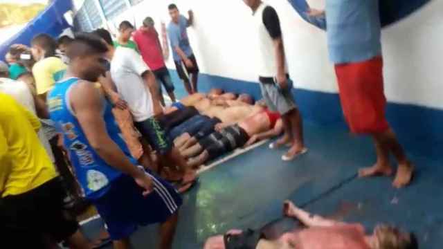 Cuerpos mutilados en el complejo penitenciario Anísio Jobim de Manaos, Brasil.