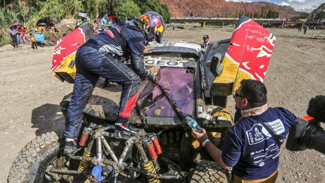 Carlos Sainz, tras sufrir el accidente.