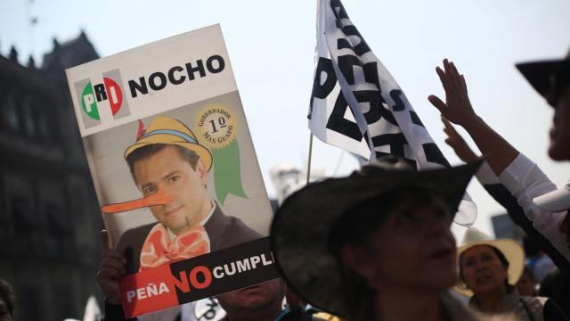 El presidente Peña Nieto, en una pancarta en Ciudad de México.