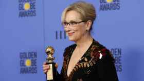Meryl Streep, con el Globo de Oro que reconoce toda su carrera.