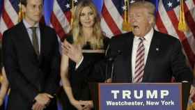 Donald Trump junto a su hija y su yerno en una imagen del pasado junio.