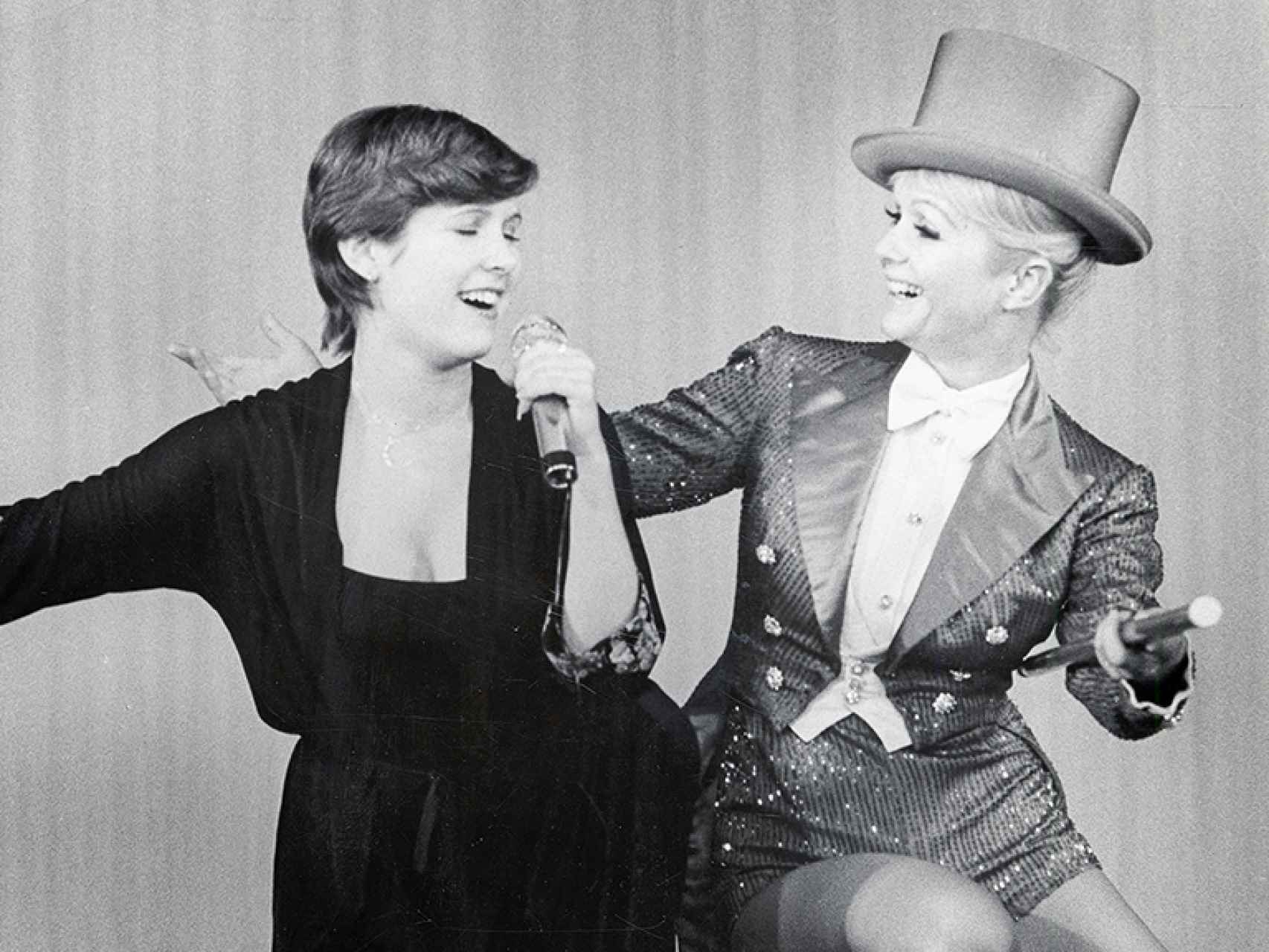 Carrie Fisher y Debbie Reynolds en una imagen de archivo mostrada en el documental.