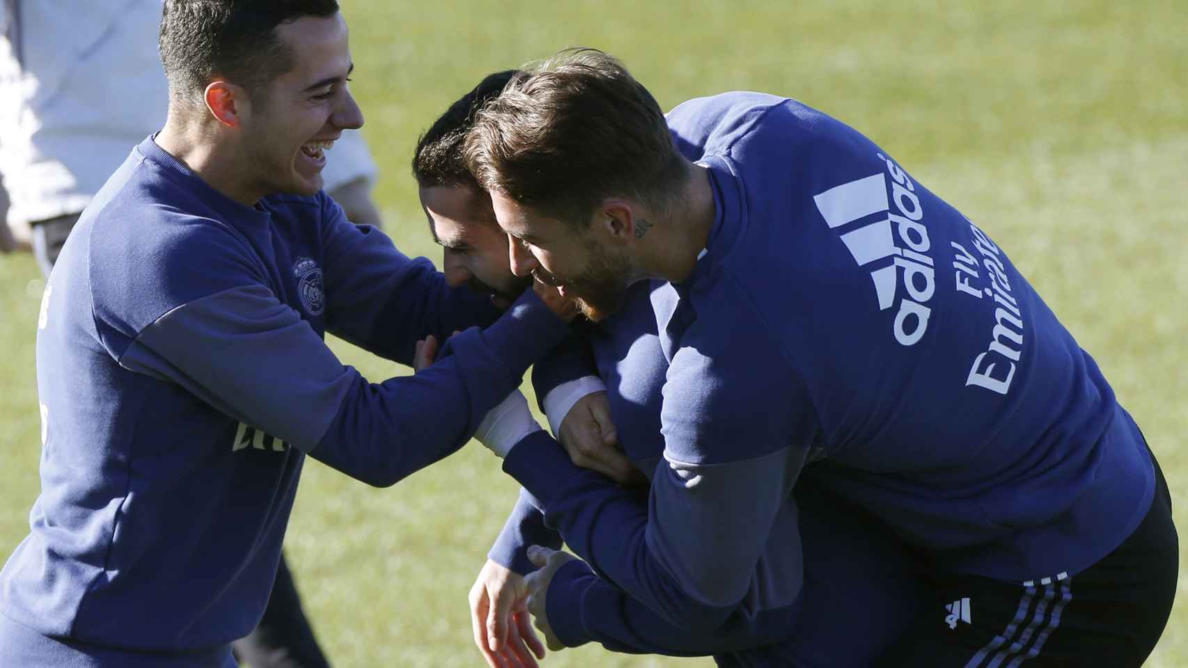 Lucas Vázquez, Carvajal y Ramos en el entrenamiento del Madrid.