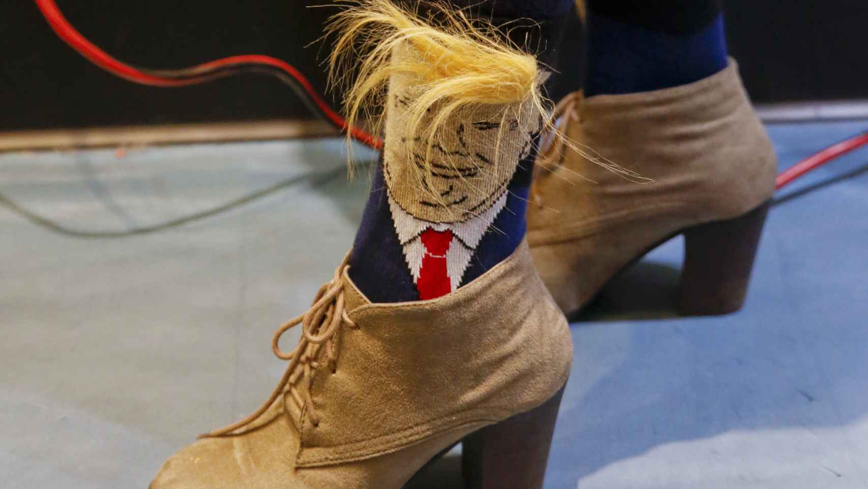 El marchandising sobre el pelo de Trump ha llegado incluso a los calcetines