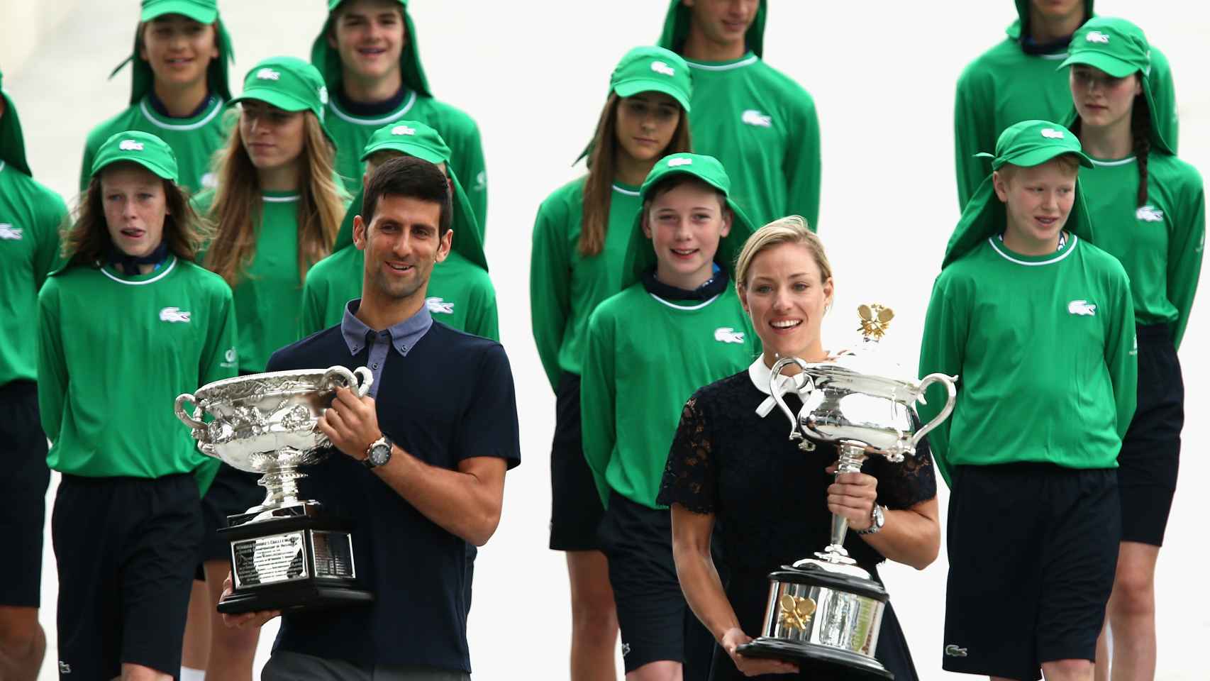 Novak Djokovic y Angelique Kerber en el sorteo del Open de Australia.