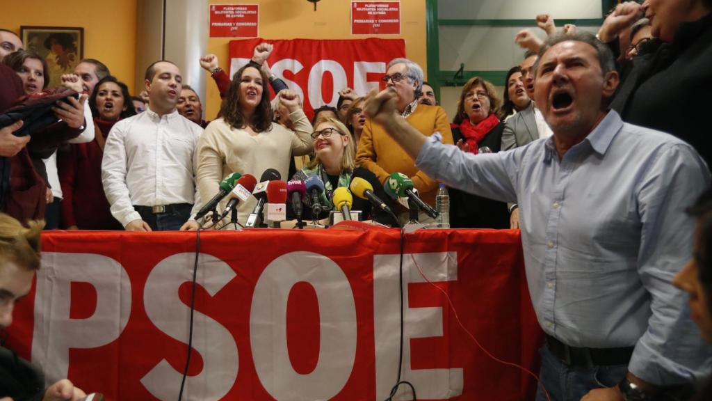 Los portavoces de las plataformas dieron su rueda de prensa en un bar: No tenemos sede