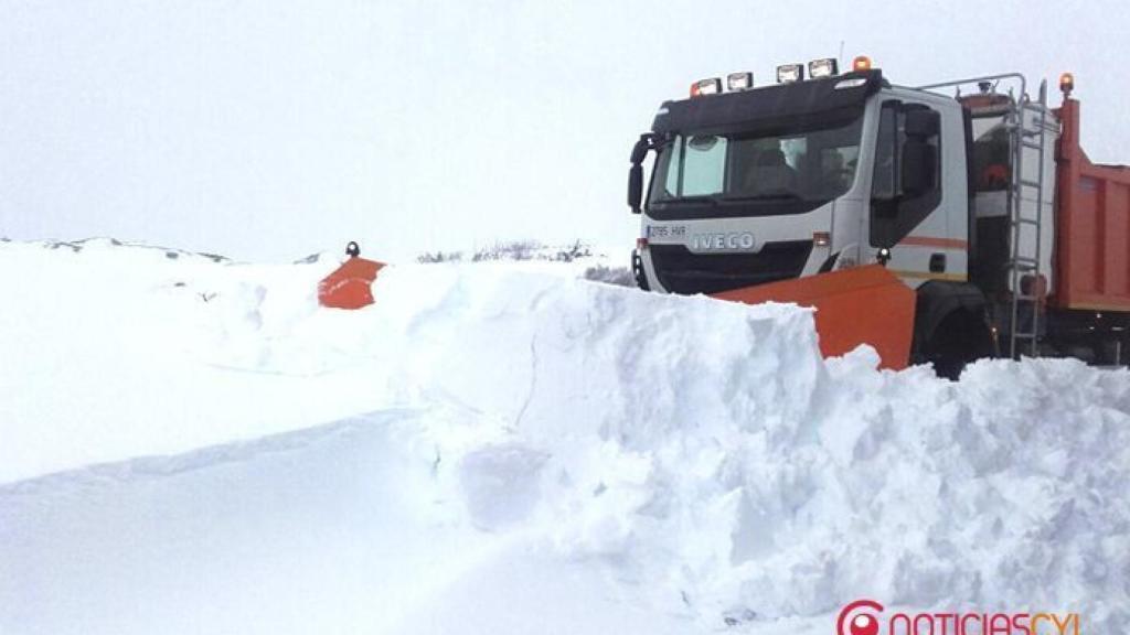 Camiones quitanieve en Segovia