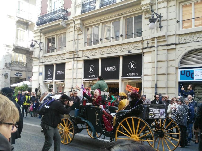 La cabalgata laica y republicana por las calles de la Ciudad de las Ciencias y las Artes.