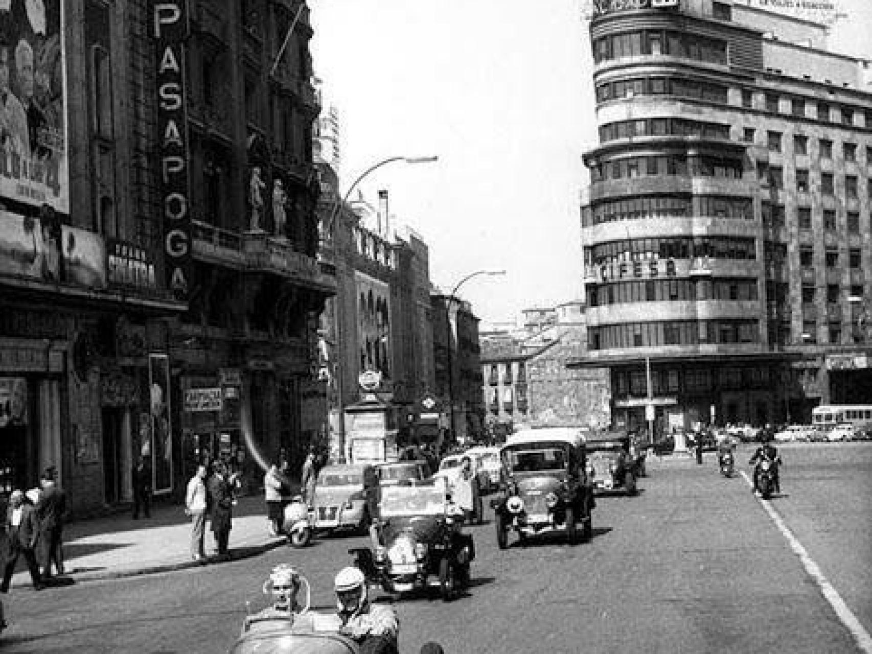 La Gran Vía en los sesenta.