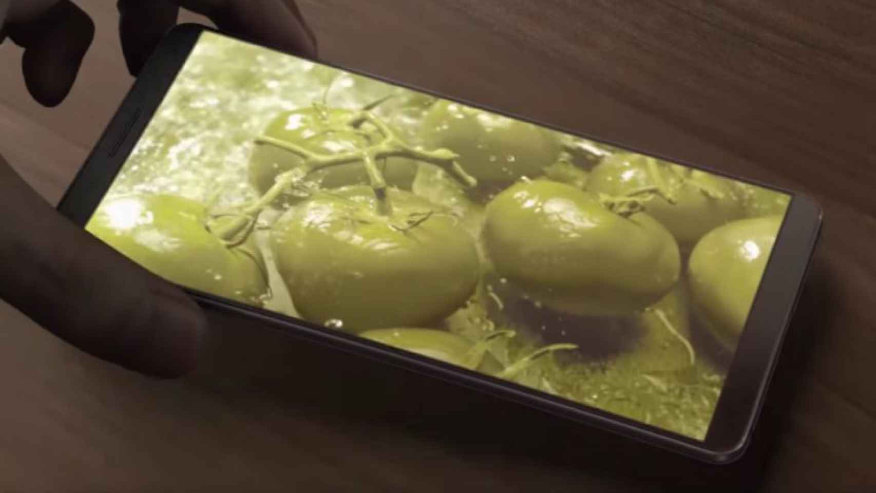 Fotograma de uno de los vídeos de Samsung en los que se ha dejado ver el Galaxy S8
