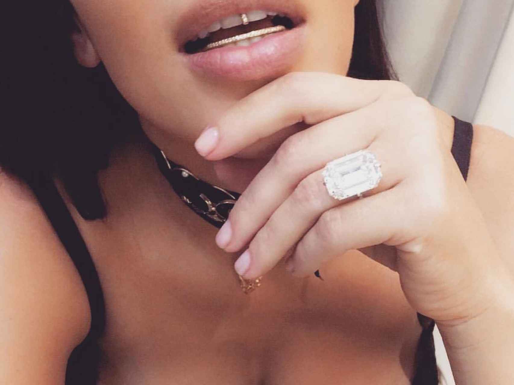 Vista del anillo de diamantes de Kardashian que fue sustraído en París.