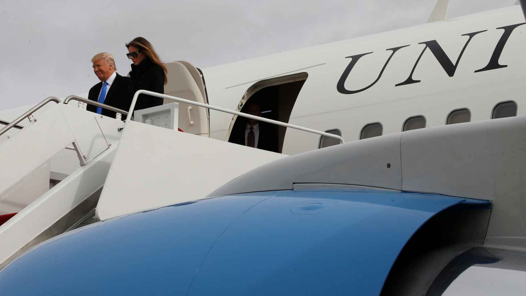 Trump y su mujer llegaron a Washington en un avión de la Fuerza Aérea Americana.