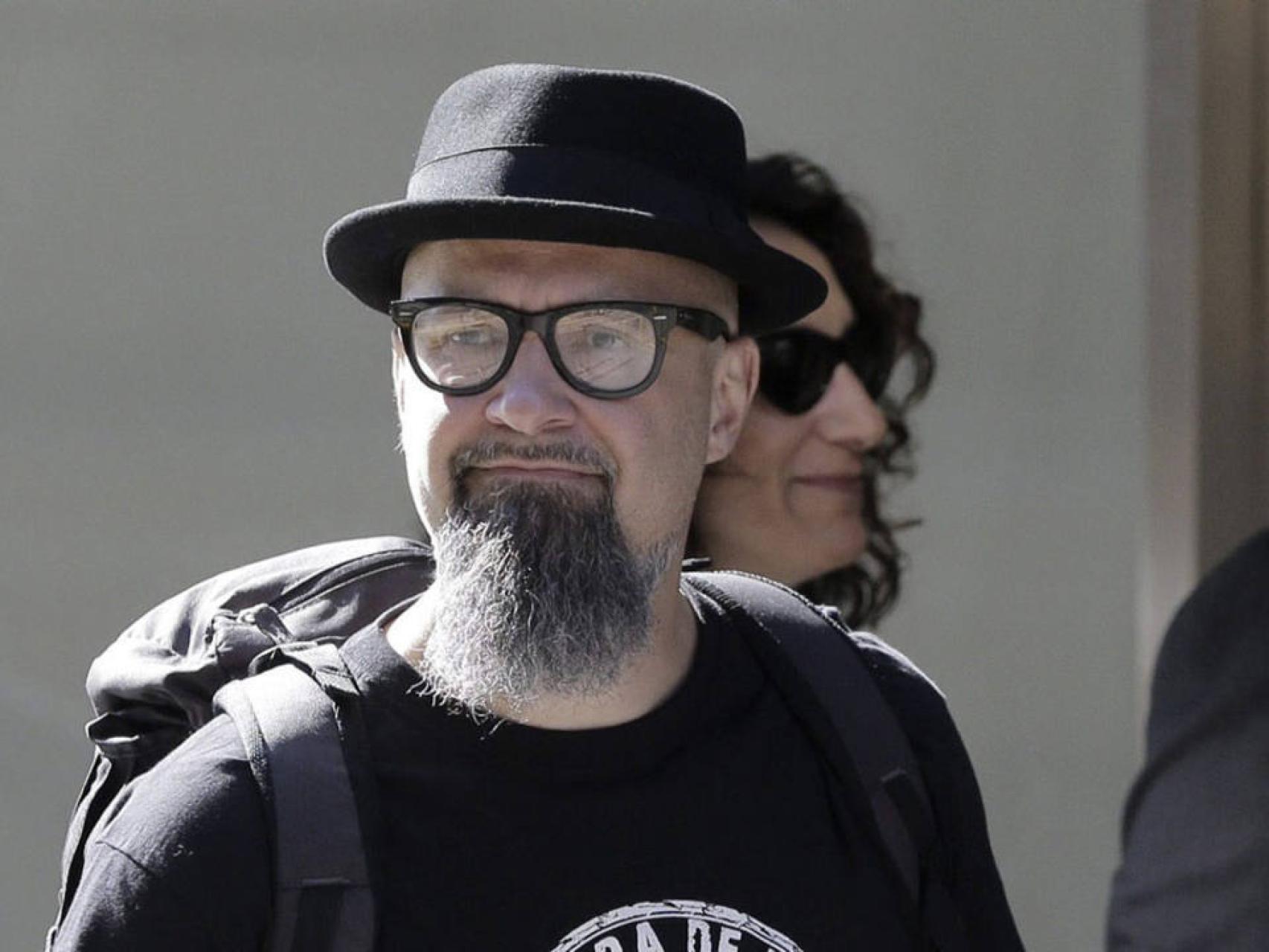 César Strawberry vuelve a la casilla de salida: la defensa de su libertad de expresión.