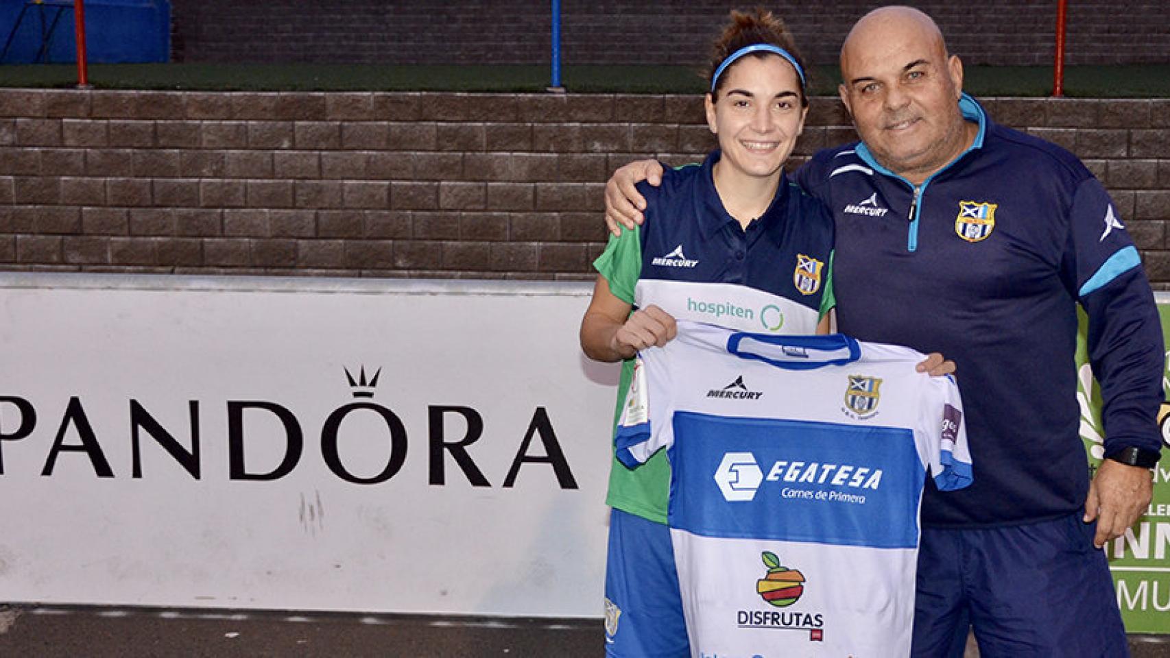 María Martí, en su presentación con el UDGTenerife. Foto: udgtenerife.com