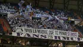 Pancarta de la Grada Fan del Bernabéu a Sergio Ramos en el partido ante el Celta de Vigo de Copa del Rey