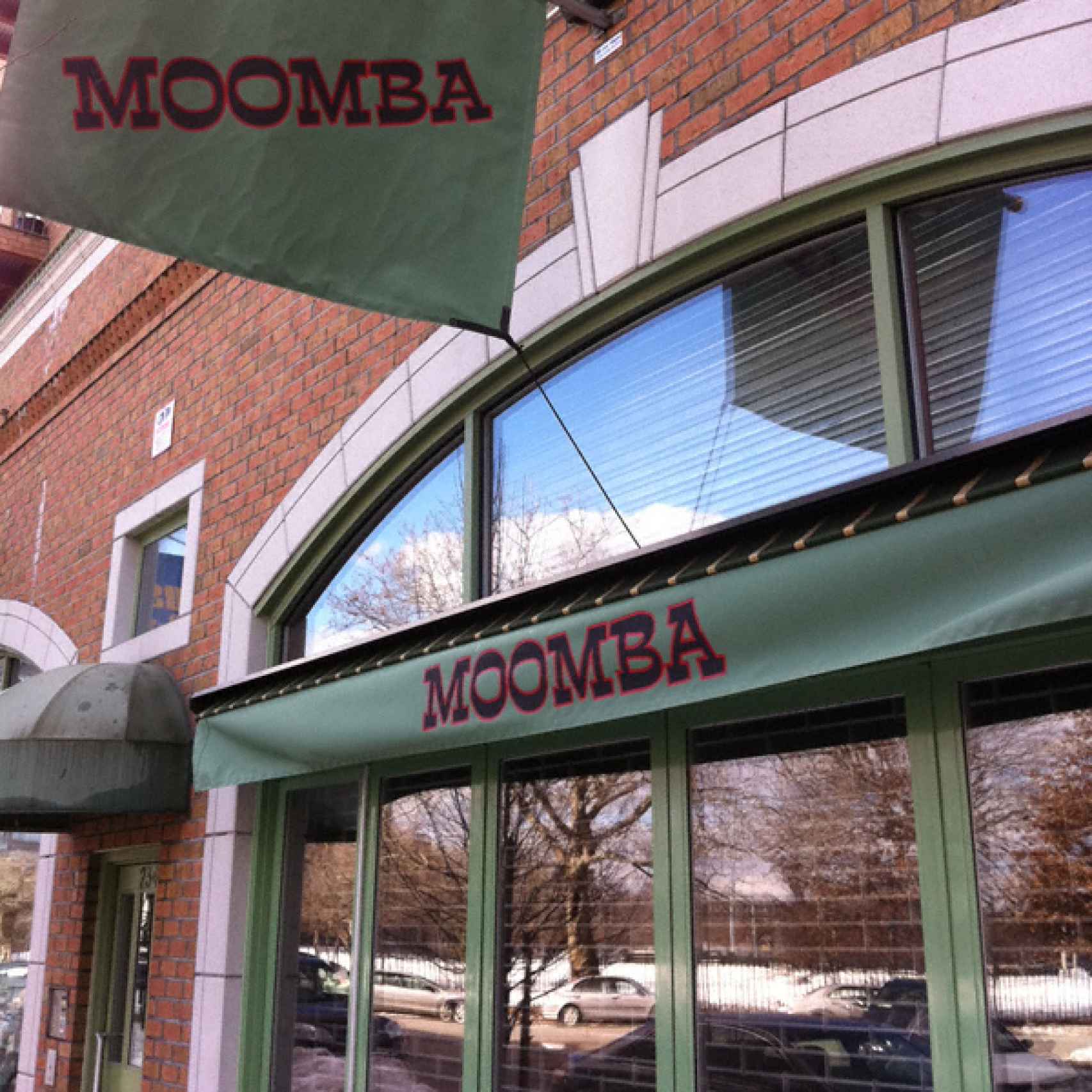 La puerta del restaurante Moomba, cerrado en 2001