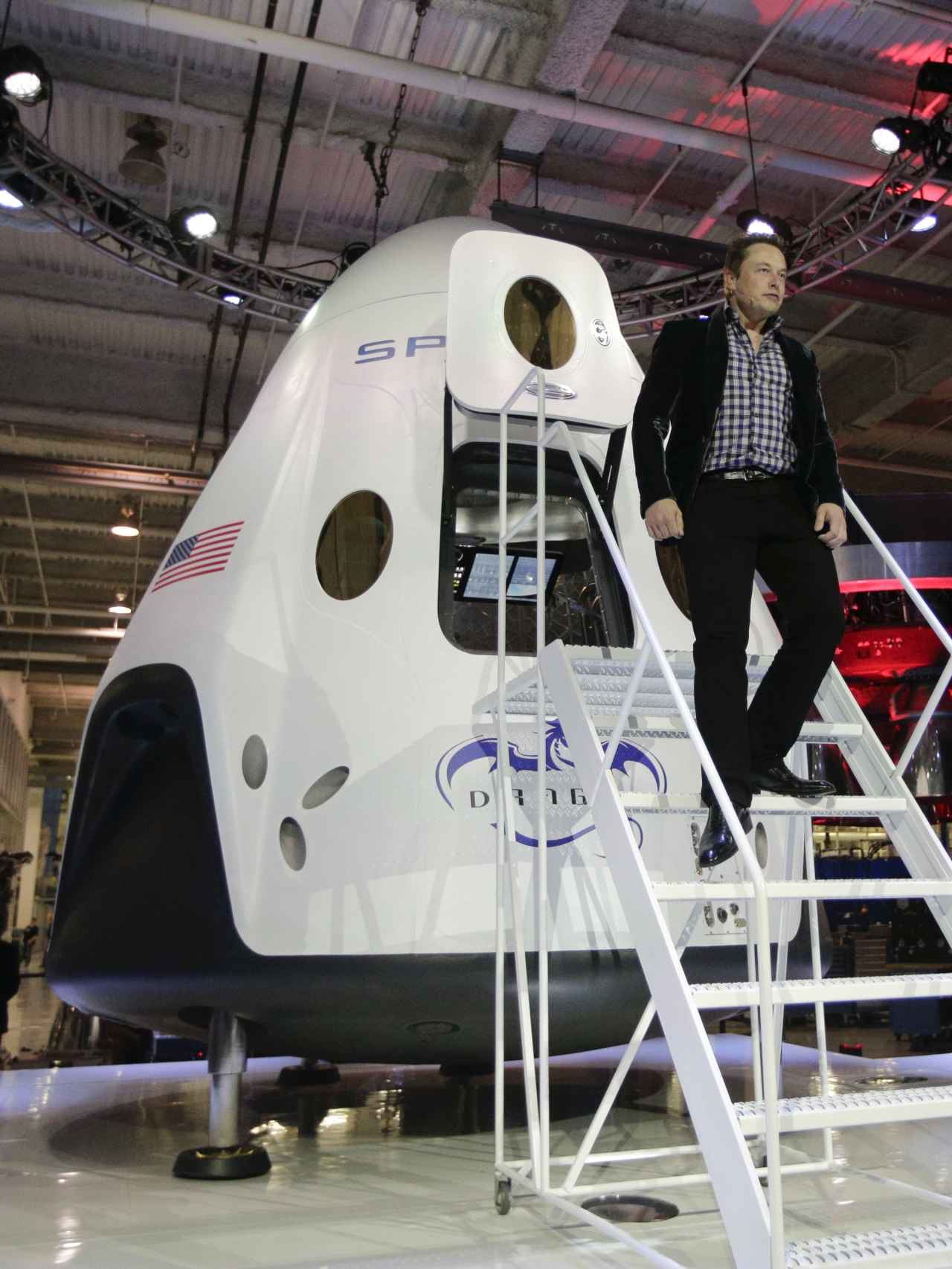 Elon Musk en su empresa SpaceX