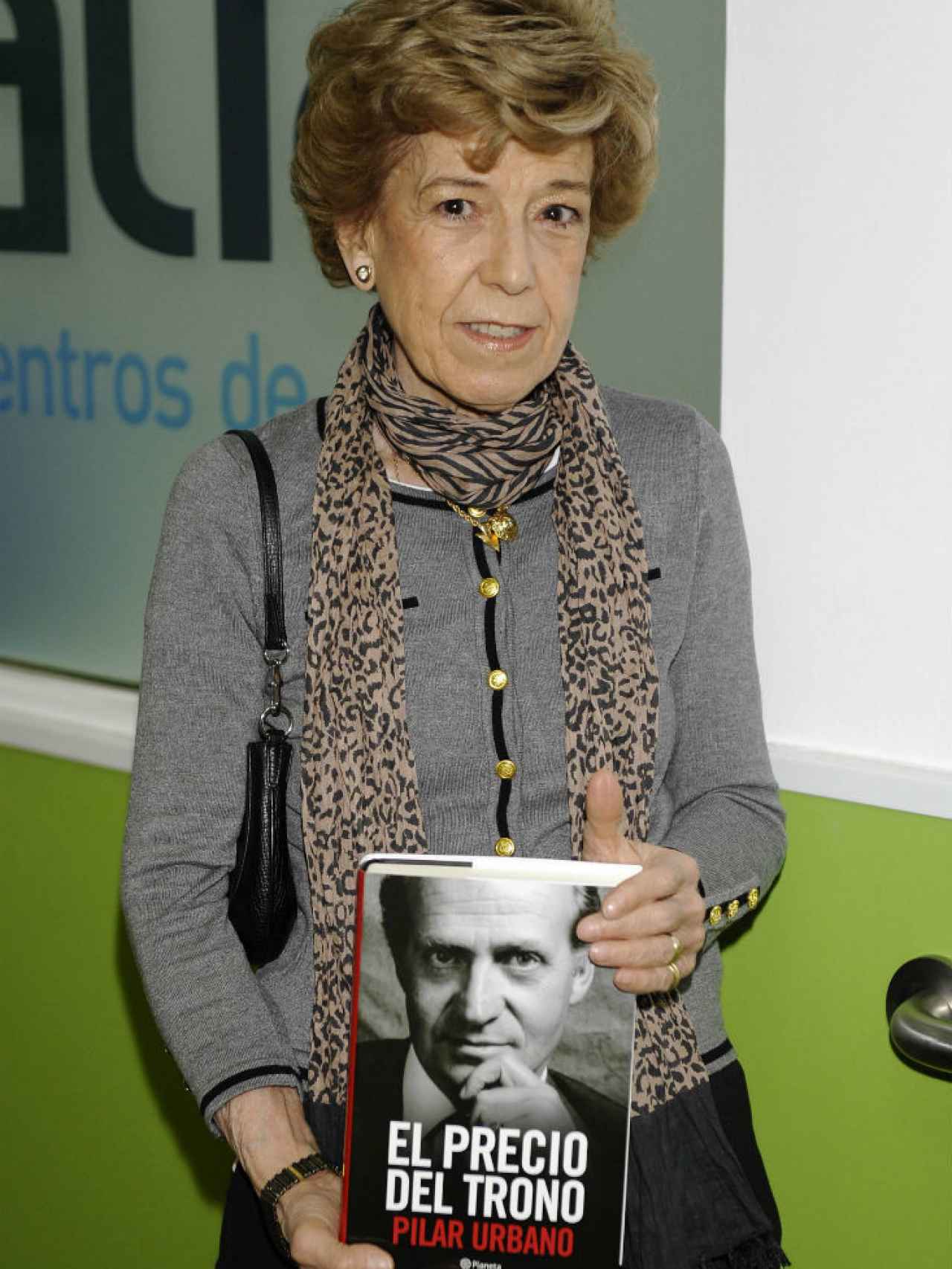 La periodista Pilar Urbano durante la presentación del libro El precio del trono.